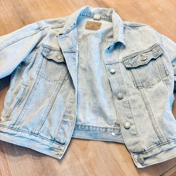 Gap Women’s Cropped Light Wash Denim Jacket, Size Small - Picture 7 of 13